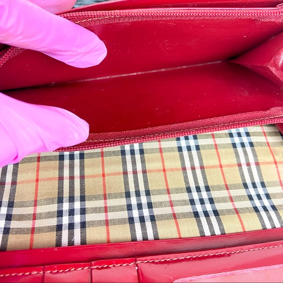 Burberry leather bifold wallet with inside Nova Check plaid cloth - Picture 8 of 16